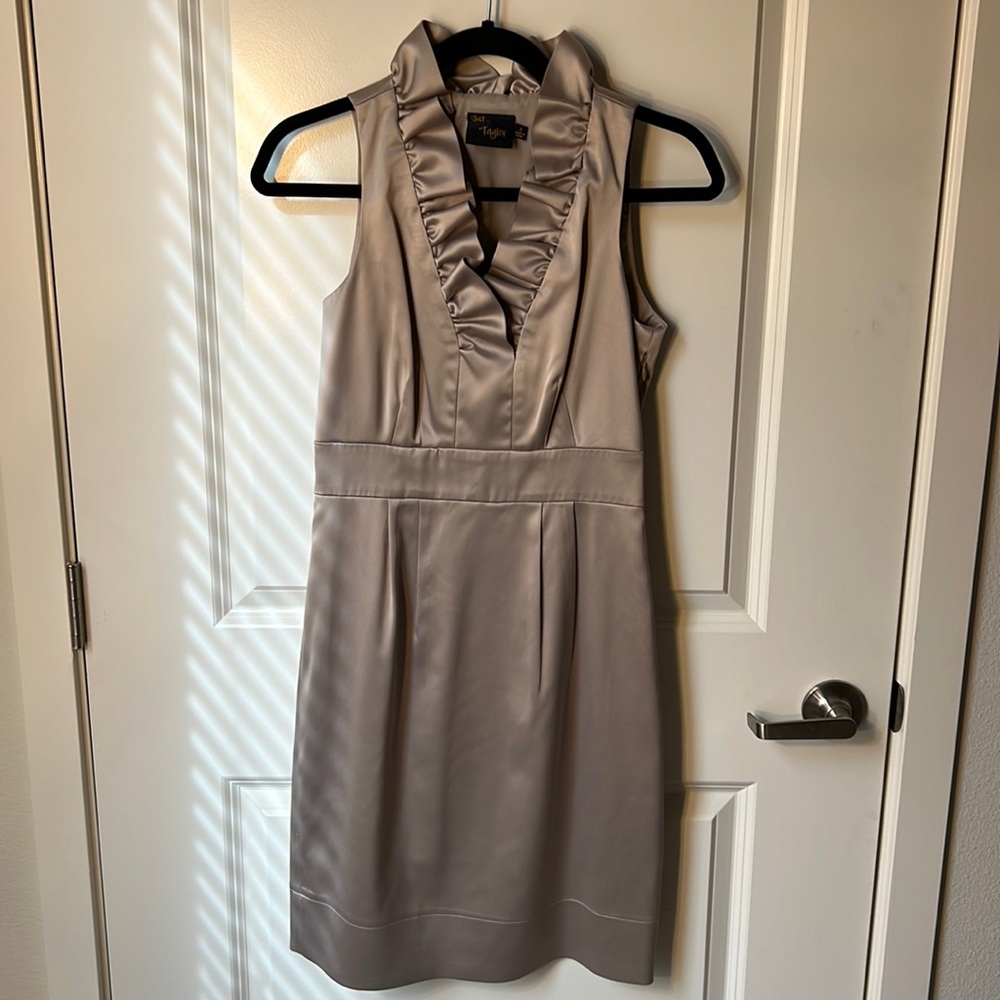 Just Taylor size 2 dress